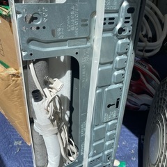 使用期間1年　訳あり　白くまくん　ルームエアコン　6畳　2.2kw　RAS-AJ22Mの画像