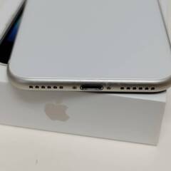 【SIMフリー】iPhone SE 第3世代/64GB/A2782/スターライト〈MMYD3J/A〉の画像