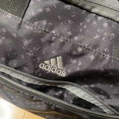 【Adidas ボストンバッグ】大容量 約63×28×30cm ブラック系の画像