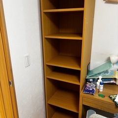 背の高い棚の画像