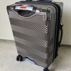 Y250719 キャリーバッグ　キャリーケース　ドリンクホルダー付の画像