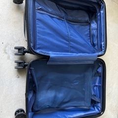 Y250719 キャリーバッグ　キャリーケース　ドリンクホルダー付の画像