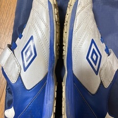 Umbroサッカーシューズの画像