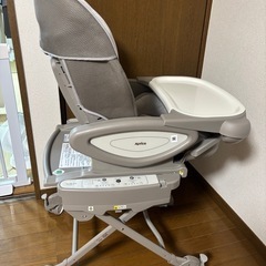 【引き渡し予定済み】アップリカ　ユラリズム　オート　ハイローチェア　電動の画像