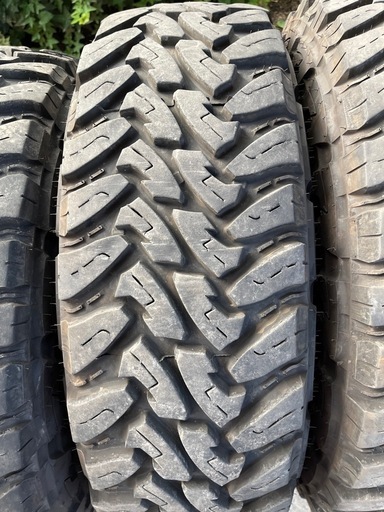 TOYOタイヤ　オープンカントリーM/T245/75R16
