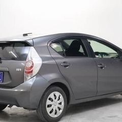 優れた燃費性能と、比較的コンパクトで運転しやすい　トヨタ　アクアの画像