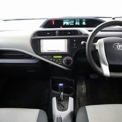 優れた燃費性能と、比較的コンパクトで運転しやすい　トヨタ　アクアの画像