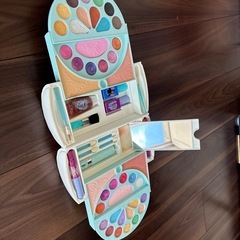 子供のおもちゃの画像