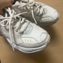 ナイキ　テクノ　厚底スニーカーの画像