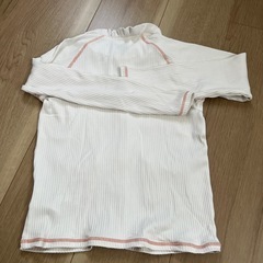 ブランシェス・ラッシュガード・130㎝の画像