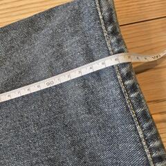 テーパード フィット デニムパンツ グレーッシュ ブラックの画像