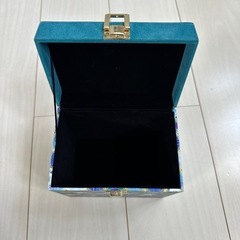 ANNA SUIのボックス、未使用品
の画像
