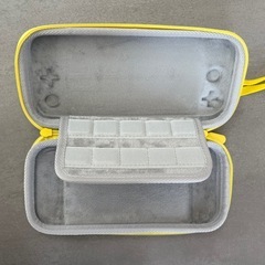 【美品】Nintendo Switch Lite グレー本体＆ケース(イエロー)セット の画像