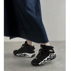 【美品】FILA ハイカット スニーカーの画像