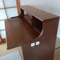 天板引き出し机の画像