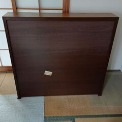 天板引き出し机の画像
