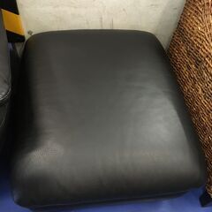 ★リユースのサカイ横浜南店★YM1283 Italsofa 二人掛けソファー（オットマン付き） ブラック W230×D100×H85 クリーニング済みの画像