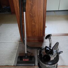 USA マジョスティック トリプルクラウン掃除機の画像