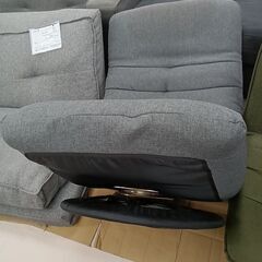 リユースのサカイ栃木店★ジモティ割あり★  座椅子 ダークグレー W57×D77～101×H71～85 クリーニング済み TC9795の画像