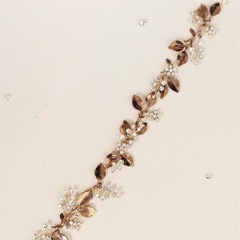ヘッドドレス　結婚式　ヘアアクセサリー　カチューシャ　発表会　ゴールドの画像