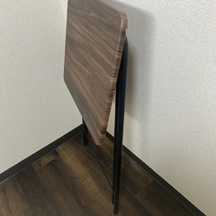折りたたみ机(お話し中)の画像