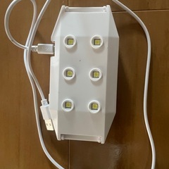 ジェルネイル (LEDライト)の画像