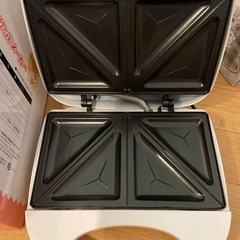 サンリオ ホットサンドメーカー からあげクン ハローキティの画像