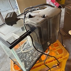 水槽と濾過器セットの画像