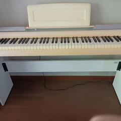 KORG ホワイト電子ピアノ＆椅子セット＆ペダル付き　 SP-170S　動作確認、使用確認済み
画像でわかる通り色褪せがありますが、普通に使えます。
荏田南中そばの自宅付近に来ていだだける方にお譲りしますの画像
