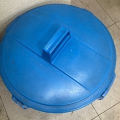 青ポリバケツゴミ箱
の画像