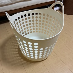 5点セット　カゴ　ランドリーバスケットの画像