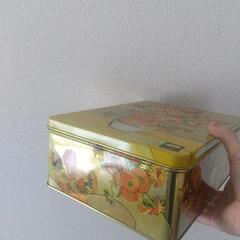 お菓子の空き缶の画像