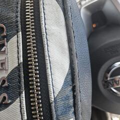 GUESS　ボティバックの画像