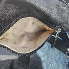 GUESS　ボティバックの画像