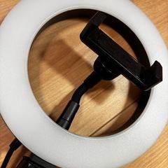 LEDリングライト(エレコム)の画像