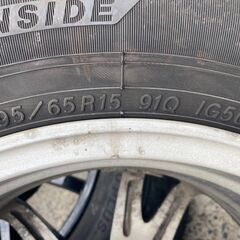 195/65R15 トヨタ純正ホイール 東北6県無料配達対応‼️爆安‼️最終値下げ‼️③バリ溝❗ 国産タイヤ ヨコハマ製❗ アルミ付き タイヤ トヨタ　プリウスなどに　の画像
