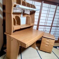 🍓  コイズミ学習デスク   Highタイプ      🤭 取引成立21日海の日に受け渡し          の画像