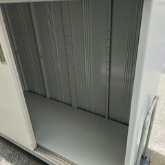 △ ② INABA イナバ フィットマン MCA-177C型 スチール倉庫 スチール物置 (大) 鍵あり 棚板無し サビあり 現状渡しの画像