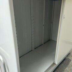 △ ② INABA イナバ フィットマン MCA-177C型 スチール倉庫 スチール物置 (大) 鍵あり 棚板無し サビあり 現状渡しの画像