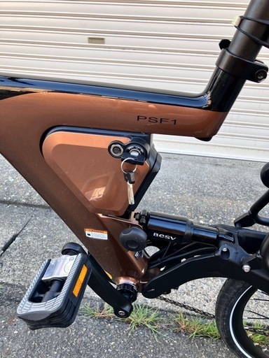 BESV PSF1のブラウン電動折りたたみ自転車 (熊吉) 町方の電動