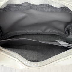 adidas アディダス 筆箱 ペンケース ホワイト エナメル カラビナ付きの画像