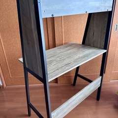 デスク　机　木目調　ベージュの画像