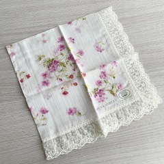 ☆お値引可能☆【新品未使用品】LAURA ASHLEY  花柄ハンカチ スカーフ レース付き の画像