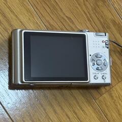 ★デジカメ【Panasonic LUMIX  DMC-FX35】
付属品
充電器、リチウムイオン充電池×2
外箱、取説無し(中古)★の画像