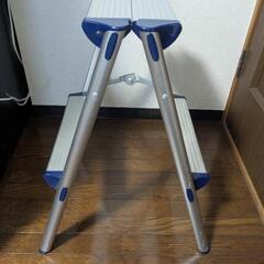 アルミの脚立の画像