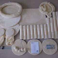 ↑天井突っ張り↑キャットタワー今年4月購入の画像