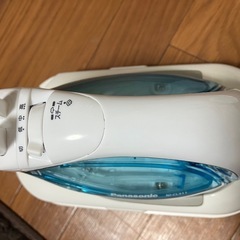 ①スチームアイロン美品【コードレスブルー】の画像