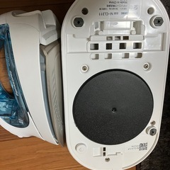 ①スチームアイロン美品【コードレスブルー】の画像