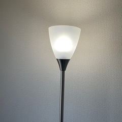 ニトリ スタンドライト 白色電球 の画像