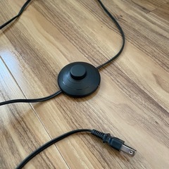 ニトリ スタンドライト 白色電球 の画像
